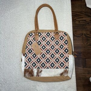 Clea Ray NWT Cowhide Leather Tote